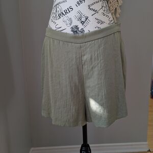 Dynamite Sage Green Women's High Waist Olive Crinkle Shorts New With Tags Large